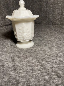 Westmoreland verkleidete Traube weiß Milchglas Süßigkeitenschale - Bild 1 von 7