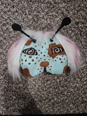 Mint Chocolate Chip Alien Dog Therian Mask - Image 1 of 4