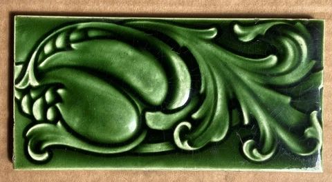 ANTIQUE ART NOUVEAU MAJOLICA BORDER TILE C1900 Cover