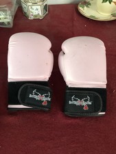 New listing
Nice Pink Century I Love Kick Boxing Gloves Train Spar Sport Bag Exercise Gym 12