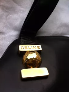 AUTHENTIQUE SAC À MAIN EN CUIR NOIR signé CÉLINE PARIS - VINTAGE - Foto 1 di 9