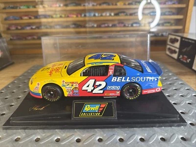 Revell 1998 Joe Nemechek Bellsouth Yellow Pages #42 1:24 Scale w/ Case - Image 1 of 4
