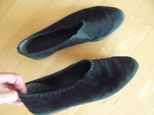 Edle Ballerinas Slipper ECHTES LEDER Wildleder schwarz Gr. 40 wenig getragen - Bild 1 von 4