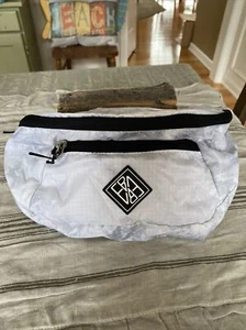 EDDIE BAUER X BAJA EAST PACKABLE WAIST PACK BRAND NEW W/TAGS CHILL - Picture 1 of 10
