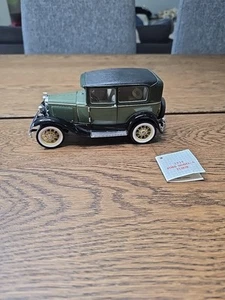 Franklin Mint 1930 Ford Model A Tudor Green 1/24 Scale Diecast - Picture 1 of 19