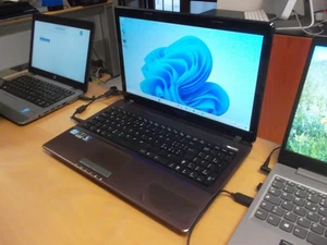 NOTEBOOK ASUS MODELLO X53S CORE I7 8GB 250SSD 2GB VIDEO WINDOWS 11 - Foto 1 di 20