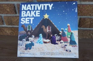 Vintage Krippe Backset Ausstecher Deko Spitze Edelstahl USA Posten - Bild 1 von 14