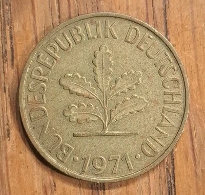 1971 G Germany 10 Pfennig Oak Seedling, Rye Ears 4g 21.5mm  Brass Clad Steel - Image 1 of 4
