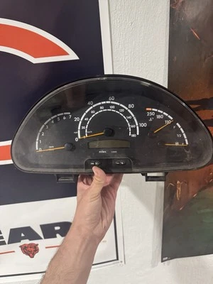 Cuadro de instrumentos velocímetro DSL OEM 05-06 Dodge Sprinter 2500 3500 240 k millas Foto 1 de 4