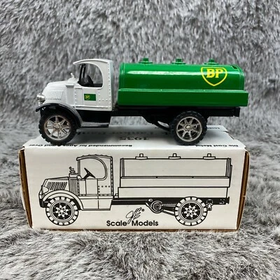 Литой под давлением винтажный грузовик-цистерна BP ERTL 1935 Mack 1992 новый из старых запасов - Изображение 1 из 4