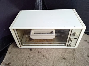 Black & Decker Spacemaker Under Cabinet Toast-R-Oven TRO200TY1 Toaster Broil RV - Picture 1 of 8