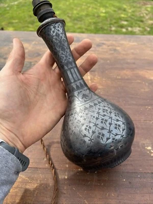 Lampe & Vase Porcelaine Signé JG Trompe L'oeil Style Métal Décors a L'antique - Photo 1/4