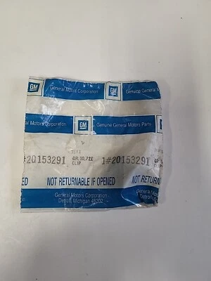 1978-1988 A/G Body Models NOS GM 20153291 Door Glass Window Blow Out Guide Clip - Image 1 of 3