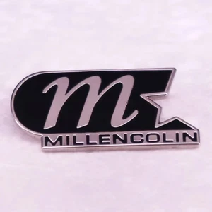 MAGNÍFICO PIN DE SOLAPA ""MILLENCOLIN"" BANDA PUNK SUECA... BOLSA DE ALMACENAMIENTO DE PLATA ADICIONAL... - Imagen 1 de 1