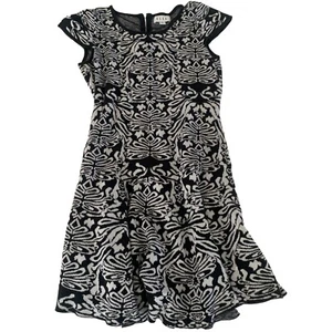 Elle Mini Dress Size M B&W Pattern - Picture 1 of 9