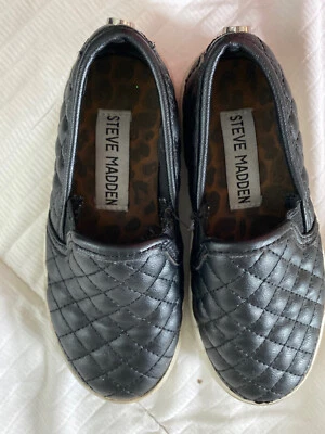 Tênis infantil feminino preto Steve Madden tamanho 10 - Imagem 1 de 3