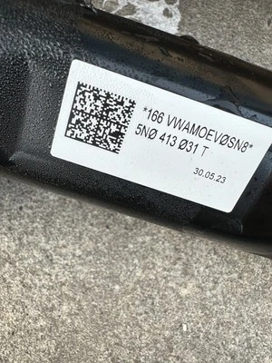 OEM GENUINE NEW VW Tiguan 2x Front Shock Absorbers strut 2007-2018 5N0413031T - Image 1 of 4