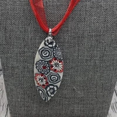 Colgante Artesanal Fimo Poli Arcilla Multicolor Flores Margarita Cristales Checos Foto 1 de 4