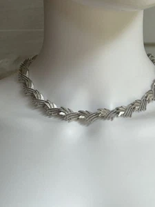 vintage trifari leaf bracelet - Picture 1 of 7