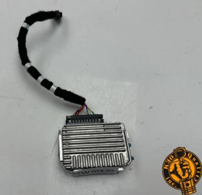 2023-2025 BMW 740 750e 760 i7 X5 X6 X7 XM XB7  CENTER CONSOLE REAR USB PORT OEM - Image 1 of 4