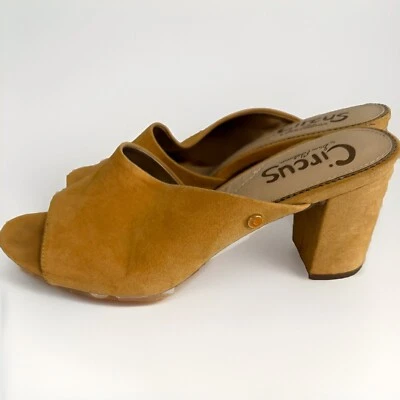 Zapato Circus by Sam Eldeman Slip On Block Tacón Cosecha Dorado (amarillo) Talla 8 Usado en Excelente Condición Foto 1 de 4