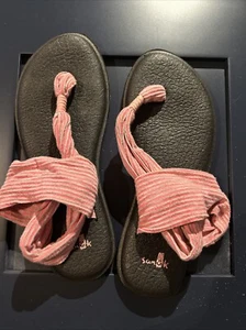Sanuk Pink Sandals - Picture 1 of 1