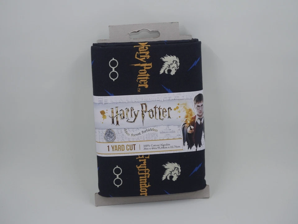 Harry Potter Cotton Fabric 1 Yard Black Background Griffindor & 2 Fat Quarters