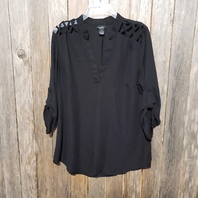 Blusa Top Rue 21 M Negra Corte Manga 3/4 Fluida Gasa Medio Cuello Dividido Foto 1 de 4