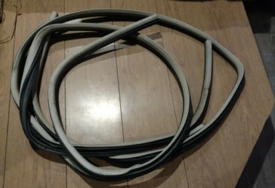 Уплотнение для задней двери 1999-2004 Oldsmobile Alero правая и левая защита салона - Изображение 1 из 4