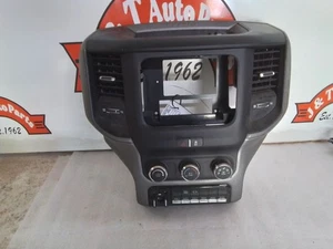 2020-2022 RAM 2500 3500 RADIO BEZEL TEMPERATURE CONTROL 3.5" SCREEN - Picture 1 of 12