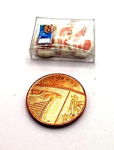 Dolls House Miniatures - Pork Chops in Plastic Tray -  (DD138) P+P Combined - Picture 1 of 4