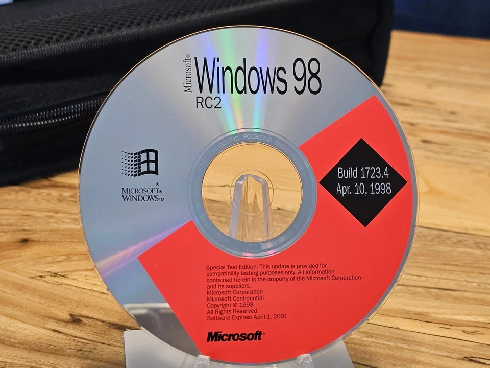 ULTRA RARE: Microsoft Windows 98 RC2 Build 1723.4! - Image 1 of 1