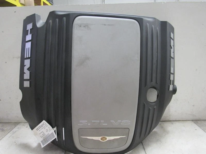 Chrysler 300 2008 cubierta del motor Foto 1 de 4