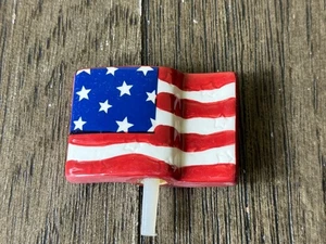 Nora Fleming im Ruhestand geprägte 8 Sterne Mini amerikanische Flagge - Bild 1 von 5
