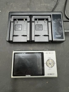 Fujifilm FinePix Z100fd Camera 8MP Digital 5X Zoom Silver w/ Charger Battery - Picture 1 of 8