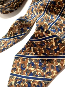 CHANEL VINTAGE CAMOUFLAGE PATTERN TIE CC COCO EMBLEM HIGH END ITALY BEIGE - Picture 1 of 18