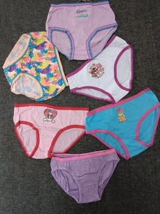 Paquete de 6 calzoncillos Wonder Nation 100 % algodón estampado gráfico multicolor para niñas - Imagen 1 de 7