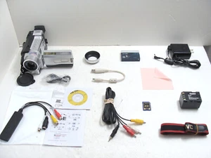 JVC GR-DVL820U Mini DV Hybrid Camcorder + Video Transfer Kit - Picture 1 of 5
