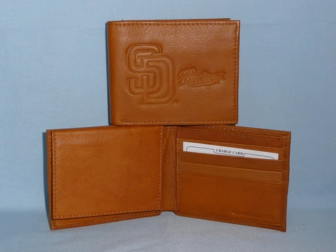 SAN DIEGO PADRES   Leather BiFold Wallet   NEW  brown  (nw) Cover