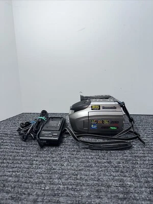 Panasonic PalmSight PV-L759D VHS-C Camcorder w/ Charger, Bag UNTESTED - Image 1 of 4