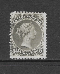CANADA SCOTT 26 USED FINE - 1875 5c OLIVE GREEN ISSUE - QUEEN VICTORIA - Picture 1 of 2