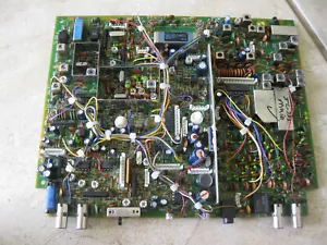 Unità principale Icom IC-735 con filtro FL-30 in ottime condizioni funzionante come dovrebbe - Foto 1 di 3