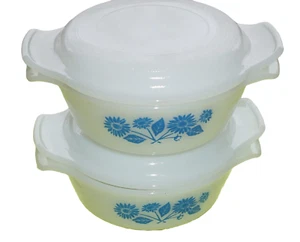 Anchor Hocking Fire King #472 Blue Cornflower 2 Mini Casseroles 12 oz White Lid - Picture 1 of 19