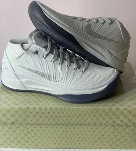 Taglia 8 - Nike Kobe A.D. Mid Pure Platinum 2018 922482 004 - Foto 1 di 10