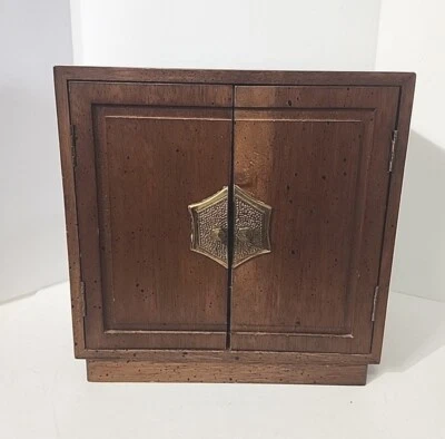 Caja de almacenamiento de joyas de 8 dibujos asiática de madera artesanal Tansu japonesa de colección Foto 1 de 4