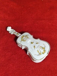 VINTAGE Ceramic GUITAR Shaped TRINKET JEWELRY BOX Made in JAPAN - Picture 1 of 5