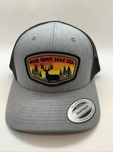 Roter Schmutzhut Hirschjäger Aufnäher grau/schwarz Netz Trucker Patchkappe RDHC-114 - Bild 1 von 4