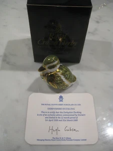 2 3/4 " Royal Crown Derby Derbyshire Duckling Paperweight Gold Stopper & C.O.A. - Picture 1 of 4