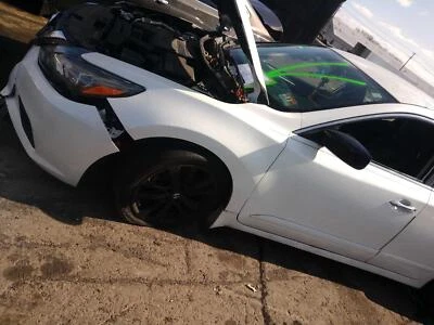 Conjunto de luces antiniebla usadas se adapta a: Nissan Altima 2017 conducción antiniebla en parachoques grado A Foto 1 de 4