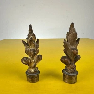 coppia di pinnacoli vintage in metallo - Foto 1 di 7